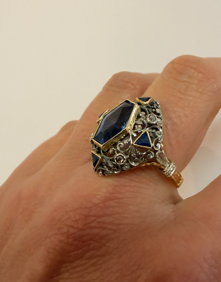Anello antico zaffiri cod 8187