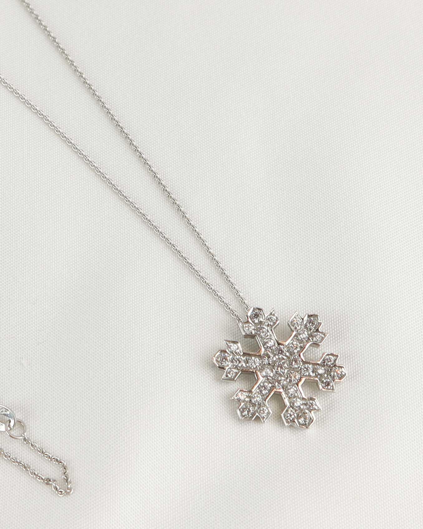 Collana e ciondolo fiocco cod 7550