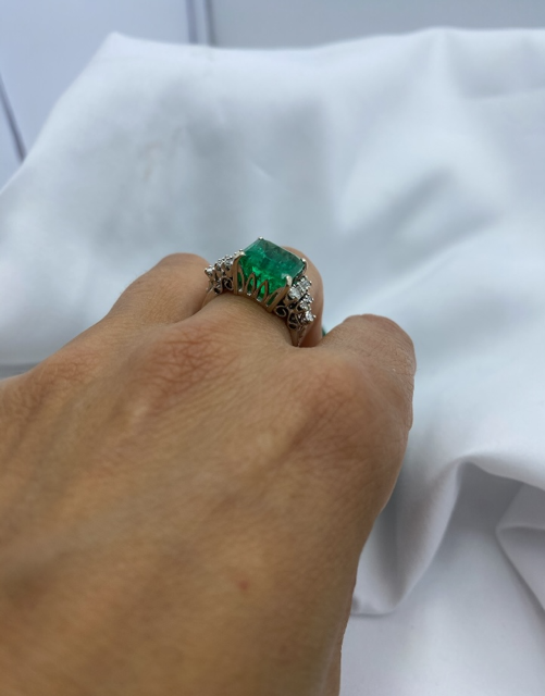 Anello smeraldo cod 7981