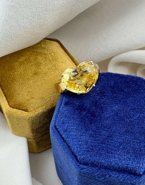 Anello zaffiro giallo cuore cod 8043
