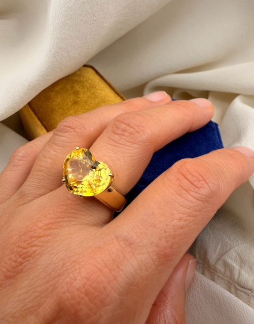 Anello zaffiro giallo cuore cod 8043