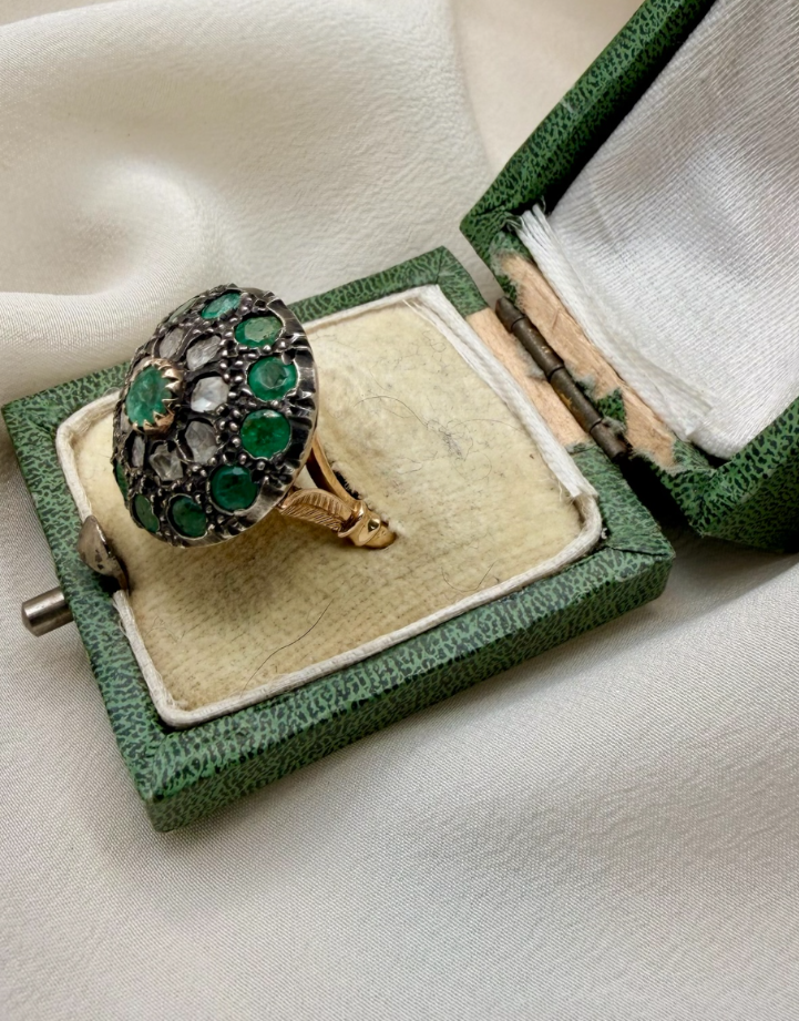 Anello antico smeraldi cod 8181