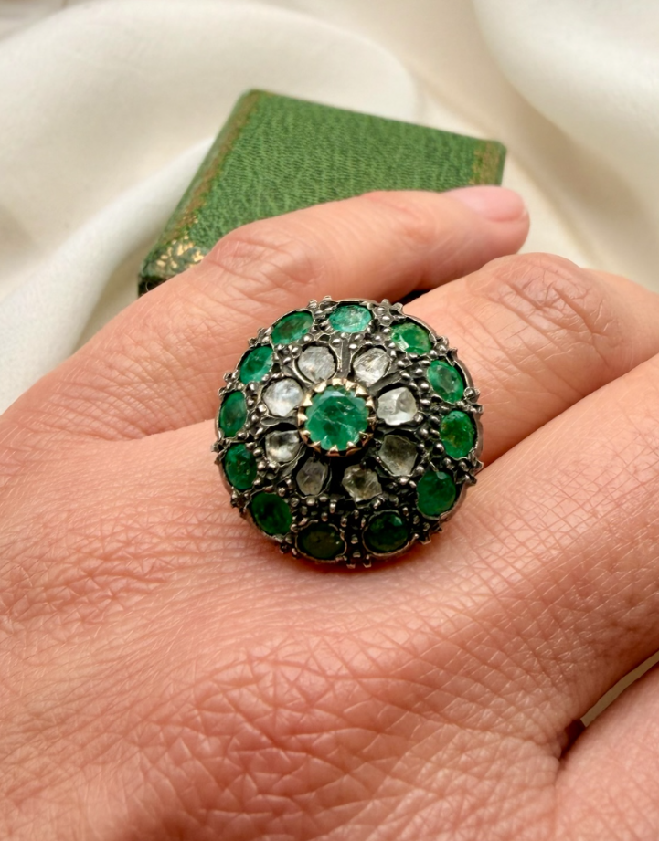Anello antico smeraldi cod 8181
