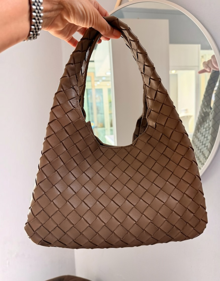 Bottega Veneta cod 8477