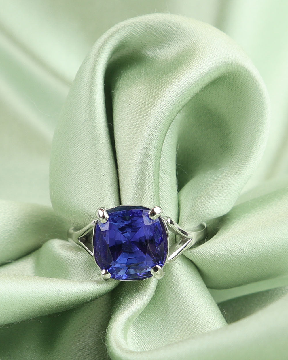 Anello tanzanite cod 6905